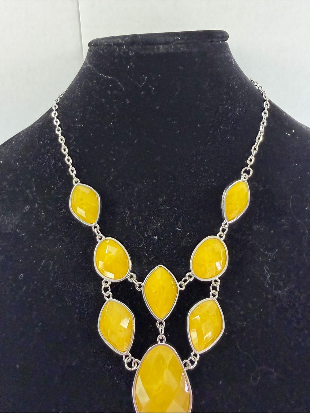 🩷5/$10🩷 Paparazzi Yellow Statement Teardrop Necklace - Women Jewelry - Picture 5 of 8